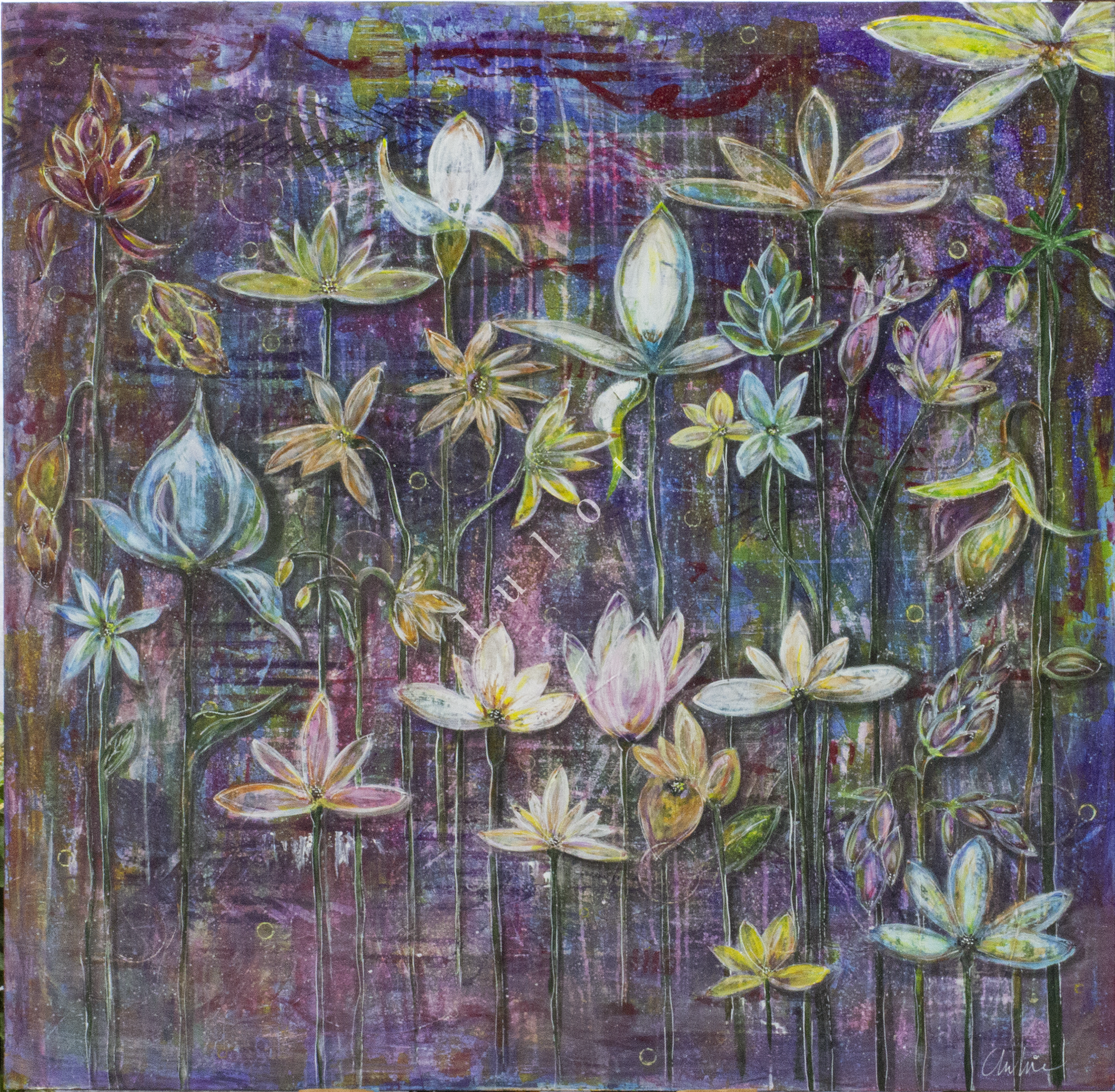 Kleurrijke bloemen en bladeren in abstracte stijl met een paarse achtergrond.