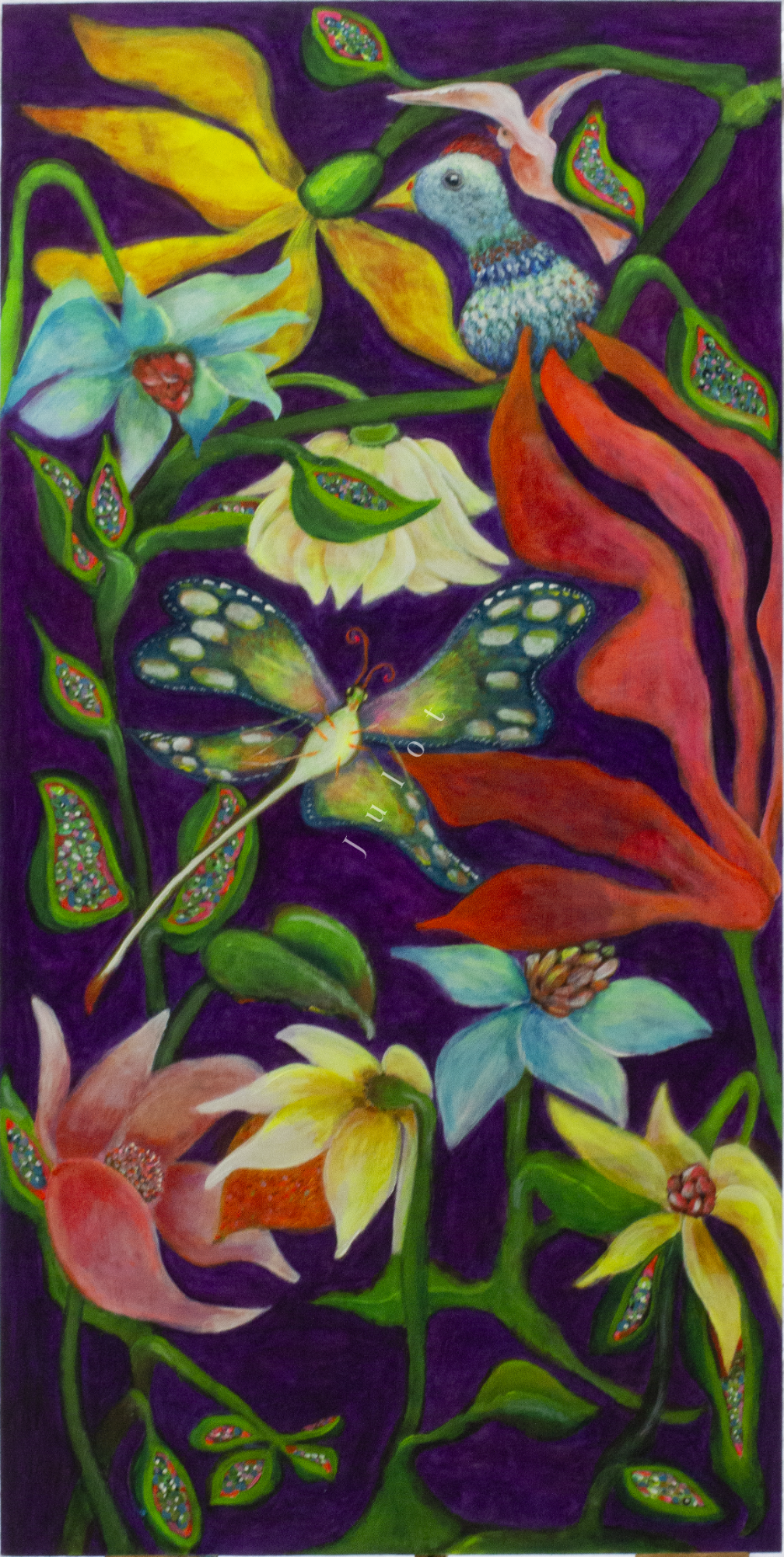 Kleurrijke bloemen, een vlinder en een vogel op een paarse achtergrond.